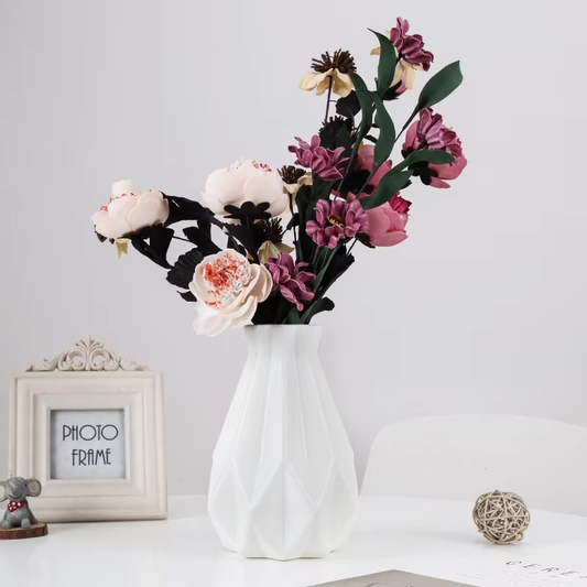 Diamond Pattern Plastic Flower Vase